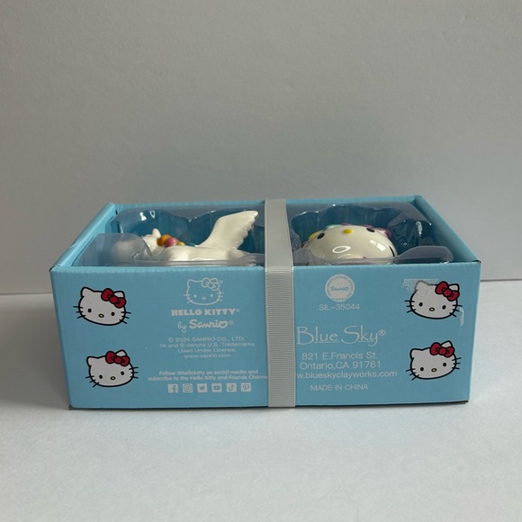 Hello Kitty Blue Sky Salt & Pepper Set, Unicorn, Colorful, Hand Painted, NEW! - Picture 4 of 4